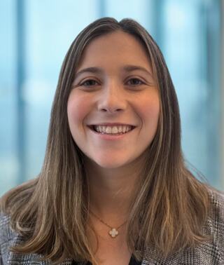 Madeline Lavin Headshot